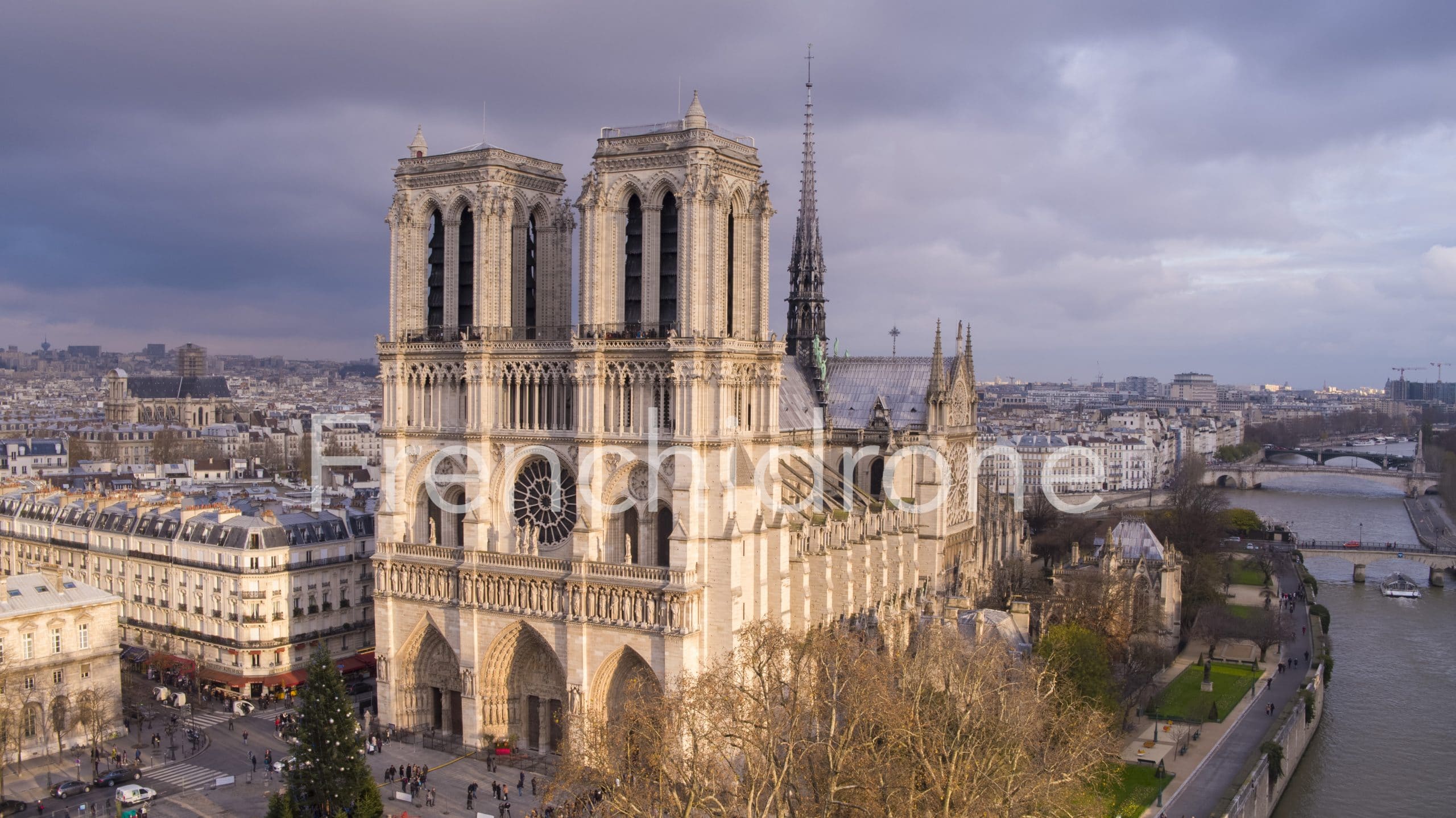 notre dame de paris drone