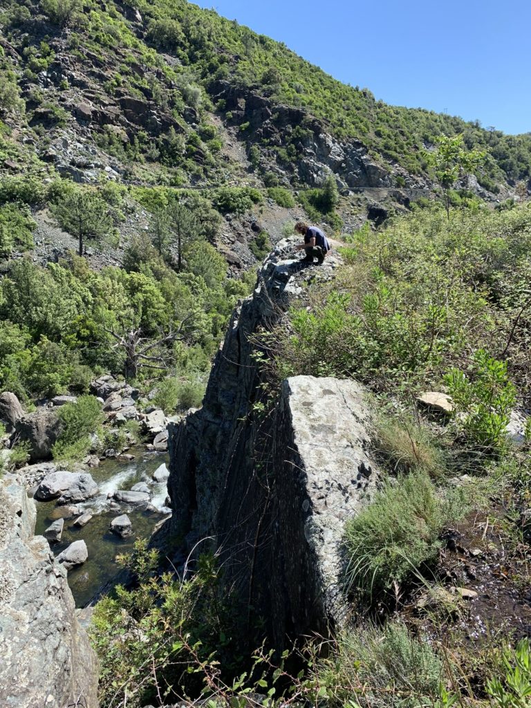 piloter un drone dans les montagne