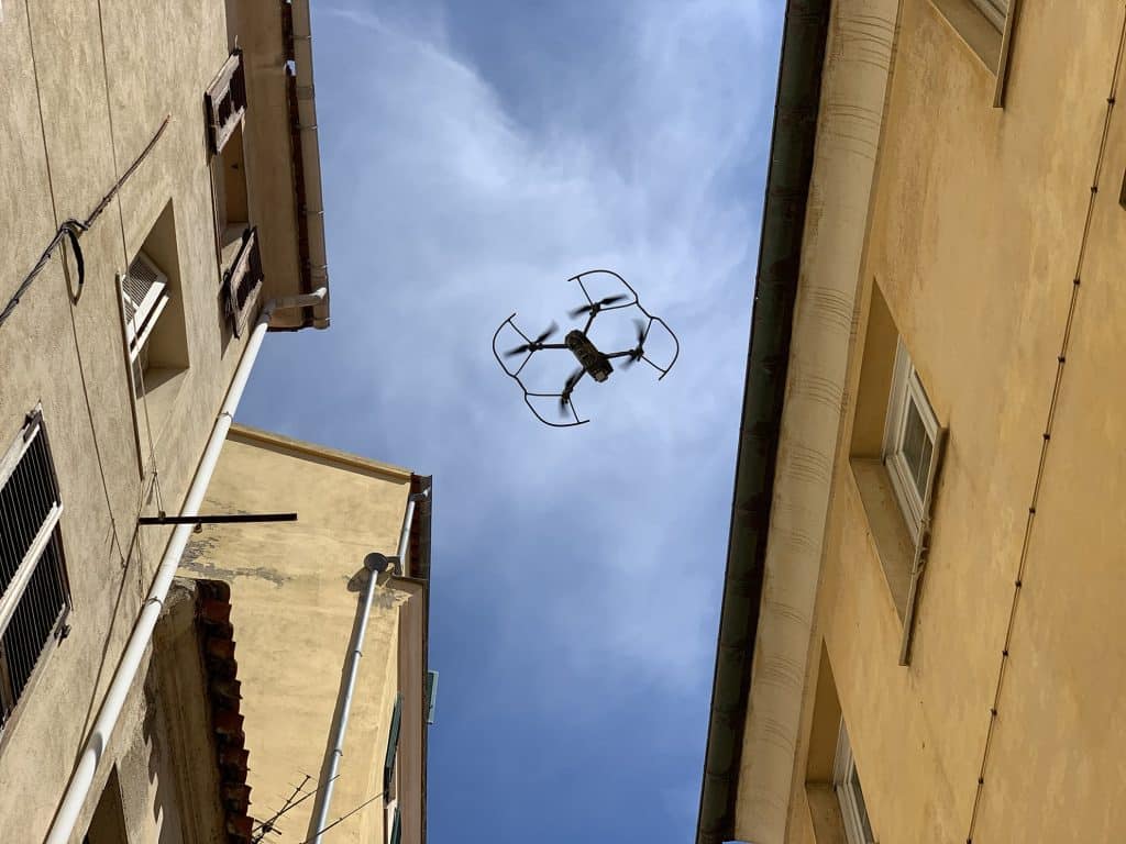 drone-en-ville-min